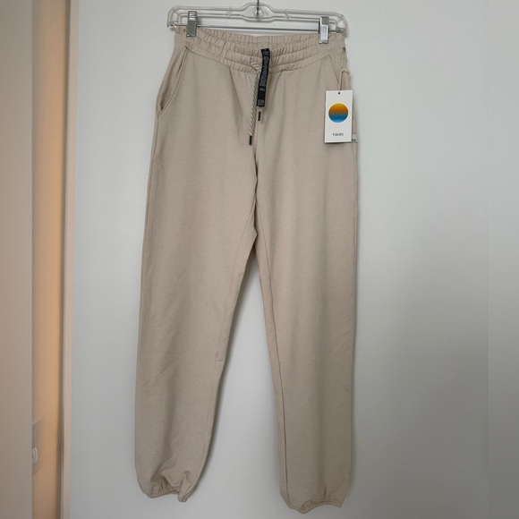 Vuori Granite Performance Jogger
Milkweed Heather - Picture 2 of 5